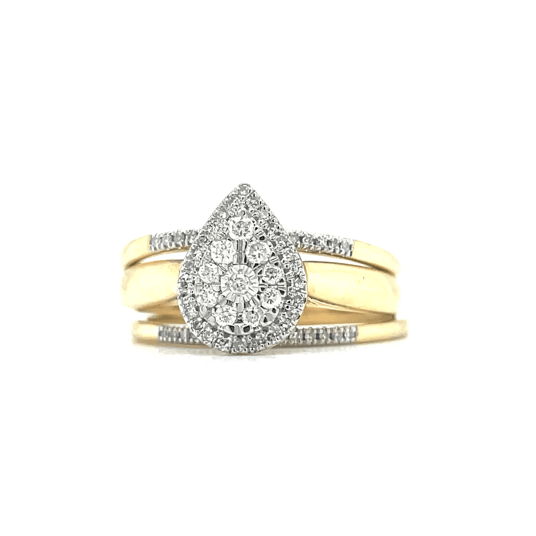 Gleaming 0.25ct Pear Diamond Bridal Set